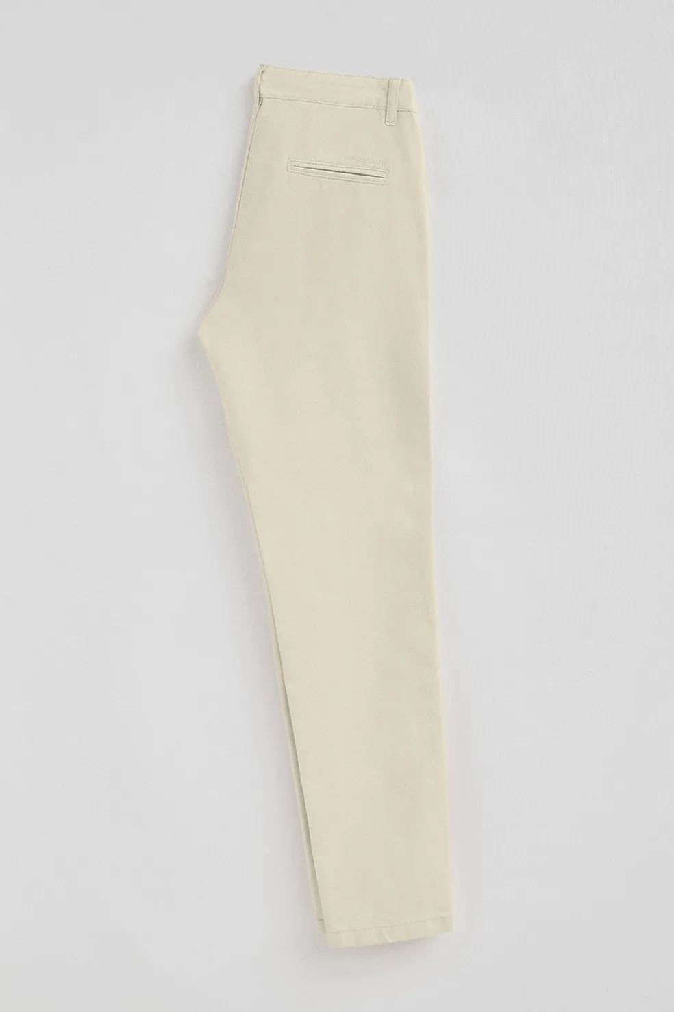 Pantalón chino May color crudo con bordado en bolsillo minimal Polo Club