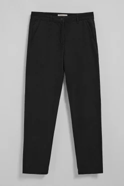 Pantalón chino May negro con bordado en bolsillo minimal Polo Club