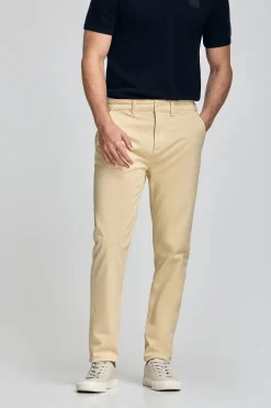Pantalón chino Slim Moore color marfil