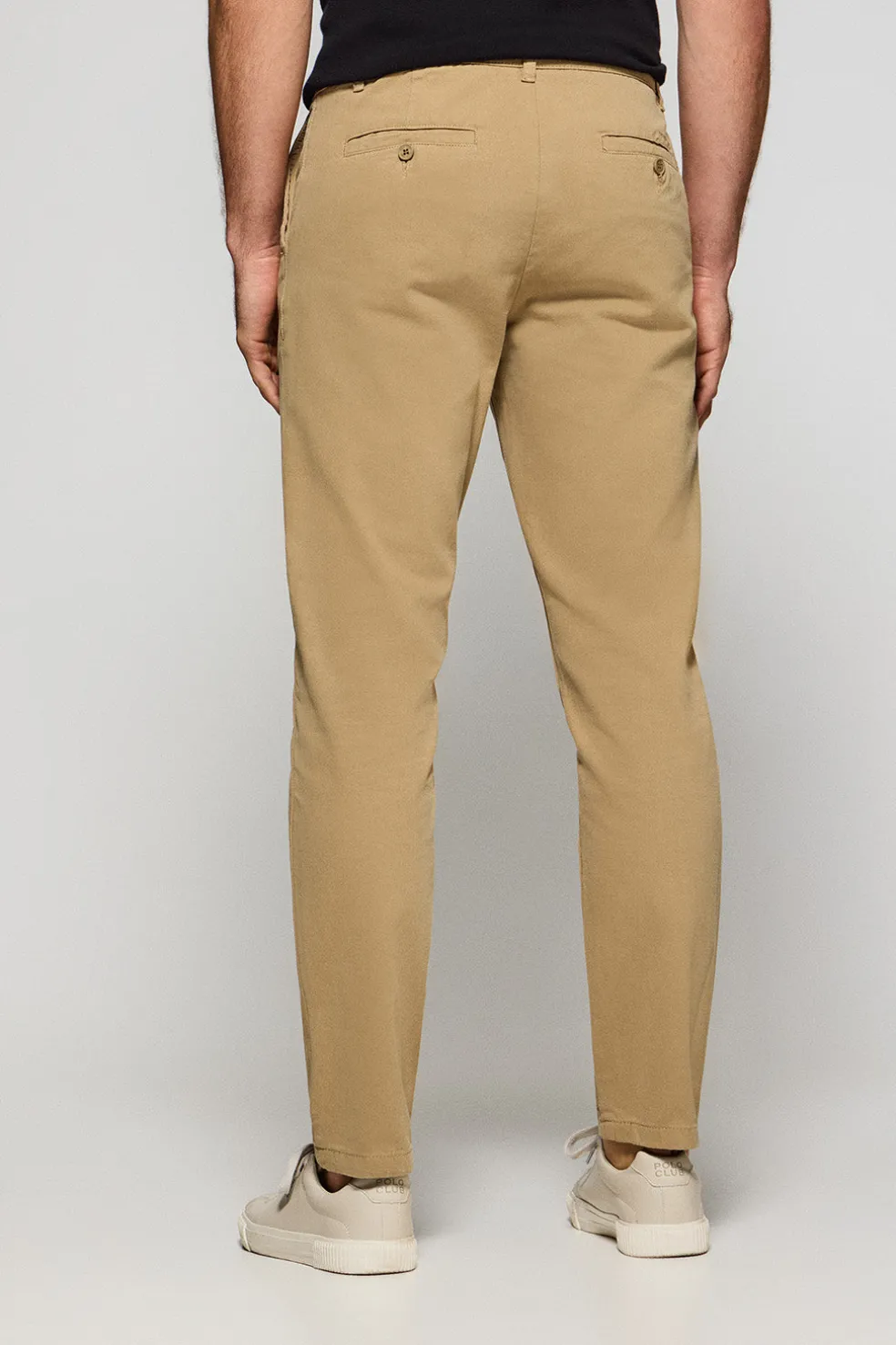Pantalón chino Vanya color arena con bordado Polo Club