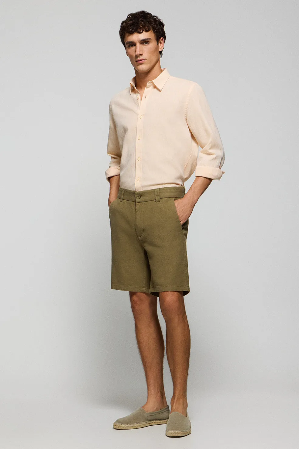 Pantalón corto Bali de lino y algodón color verde caqui con detalles bordados Polo Club