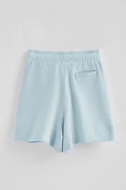 Pantalón corto de algodón azul claro con logo bordado