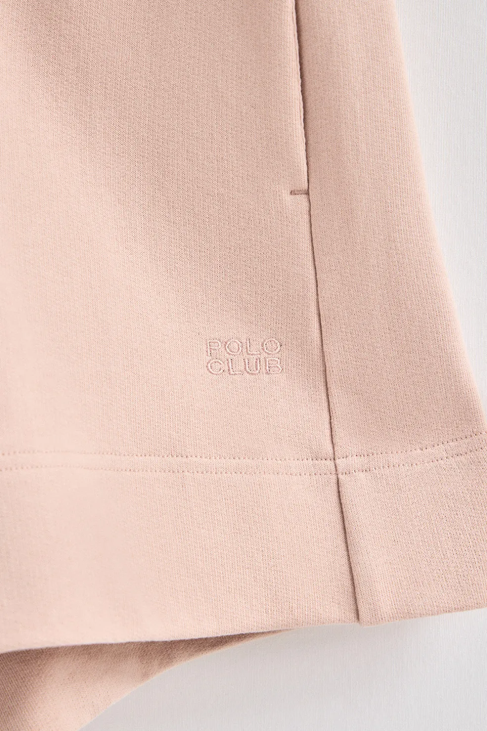 Pantalón corto de algodón color maquillaje con logo bordado