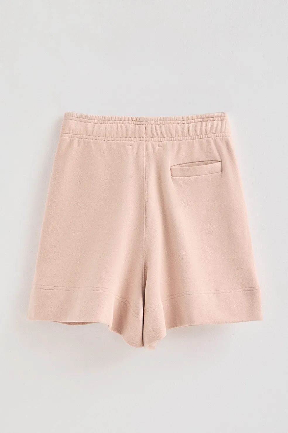 Pantalón corto de algodón color maquillaje con logo bordado