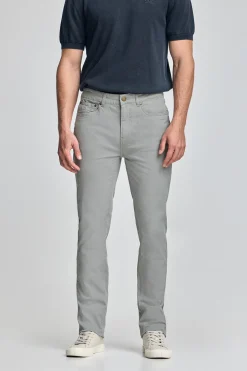 Pantalón Slim Voss en gris con cinco bolsillos