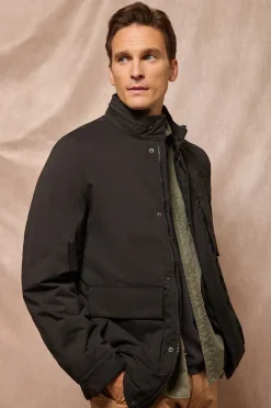 Parka ligera Chelsea color negro con parche logotipado