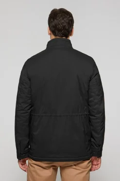 Parka ligera Chelsea color negro con parche logotipado