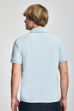 Polo azul claro de manga corta y tres botones con logo bordado Rigby Go