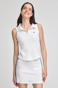 Polo blanco sin mangas con monograma bordado