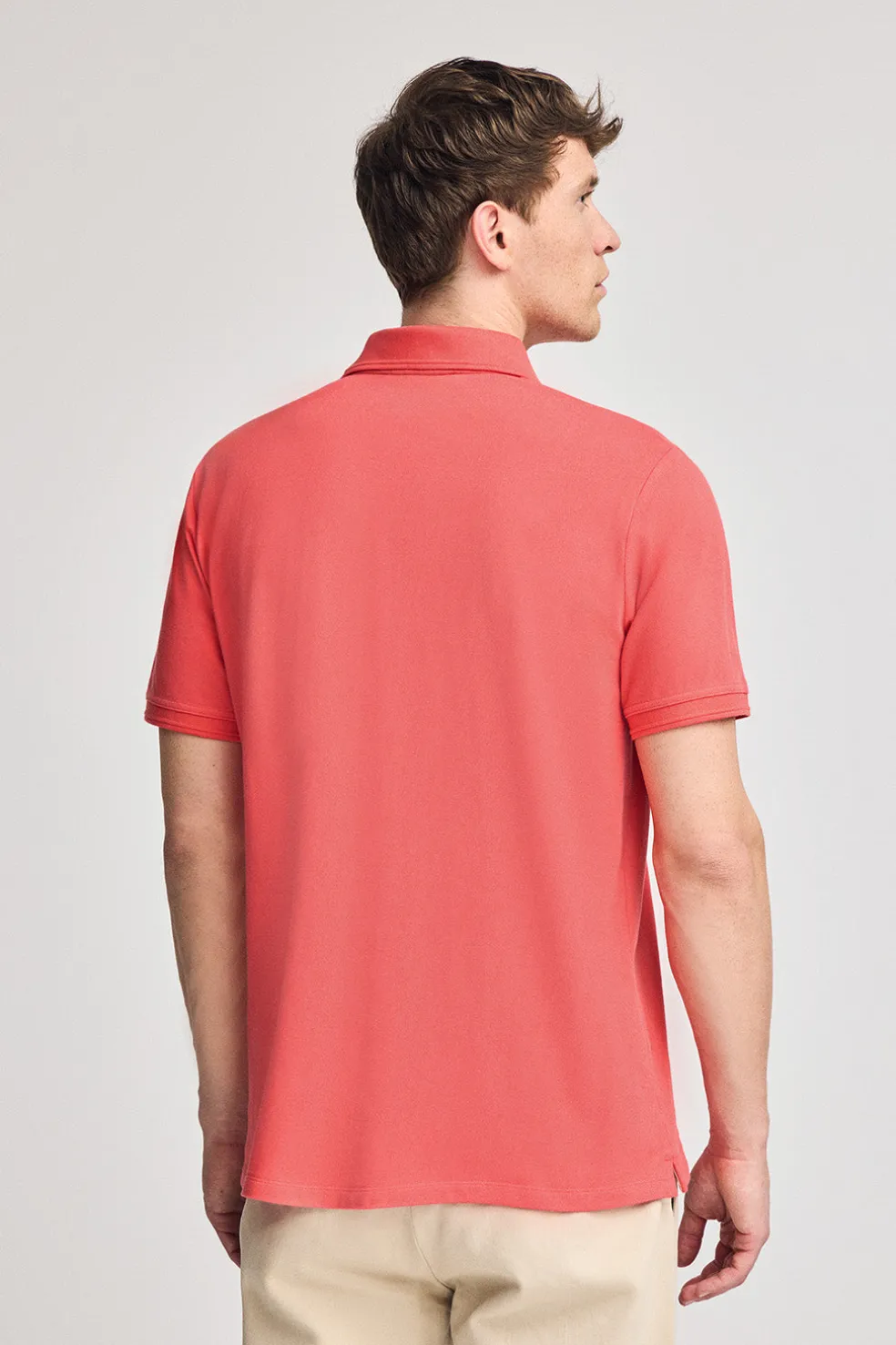 Polo color coral de piqué de manga corta y bordado Rigby Best