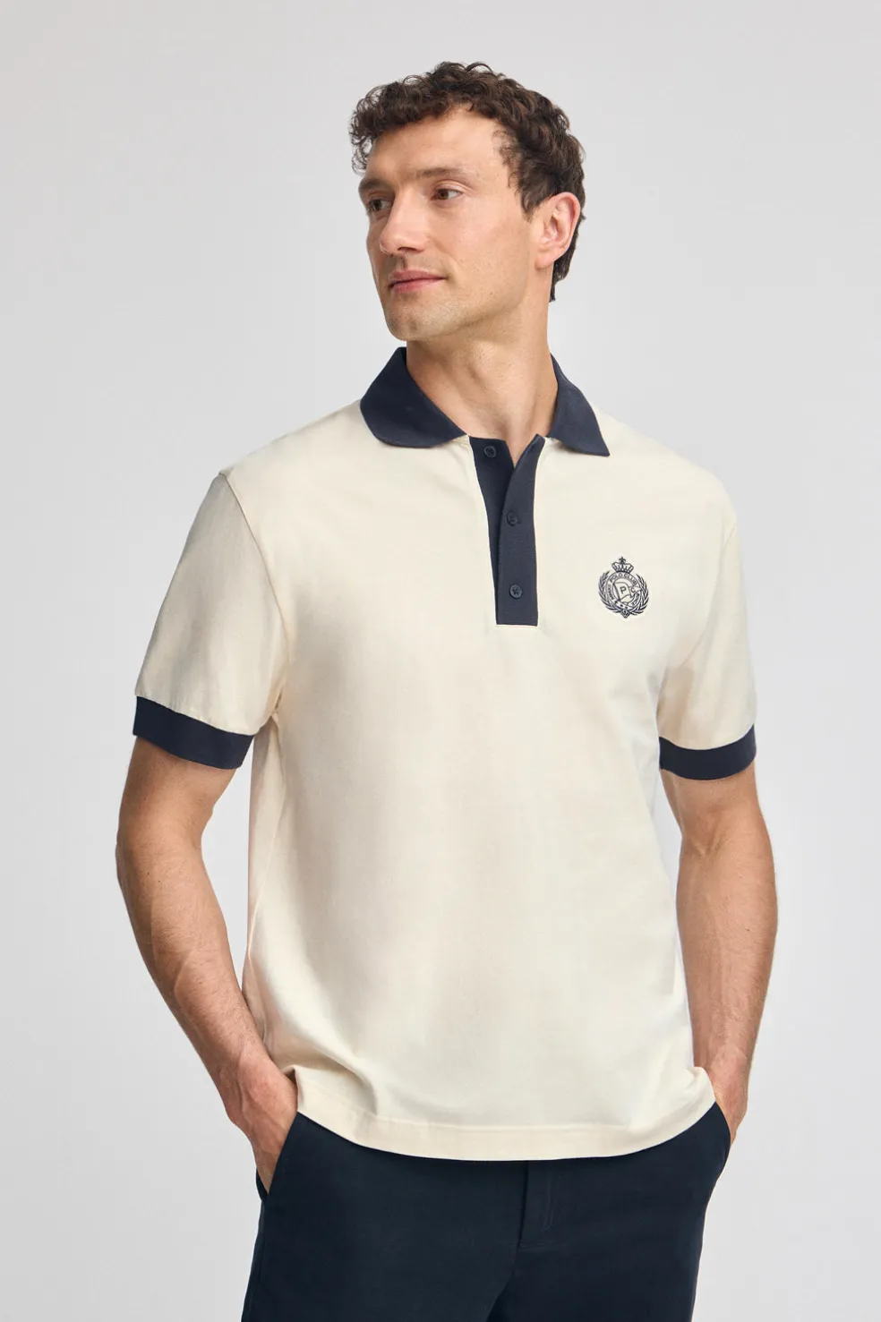 Polo color crudo Morfeo de manga corta con detalle náutico