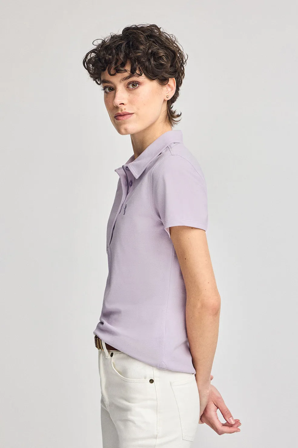 Polo color lavanda de manga corta de algodón y bordado Rigby Best