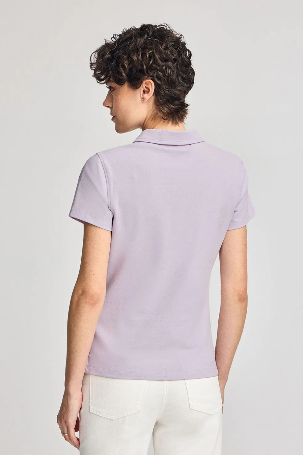 Polo color lavanda de manga corta de algodón y bordado Rigby Best