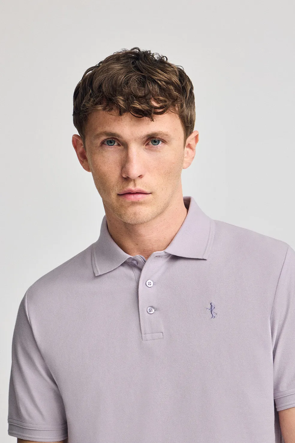 Polo color lavanda de piqué de manga corta y bordado Rigby Best