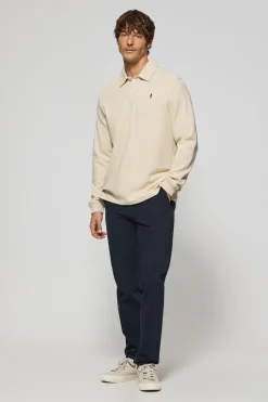 Polo de manga larga beige con dos botones y logo Rigby Go