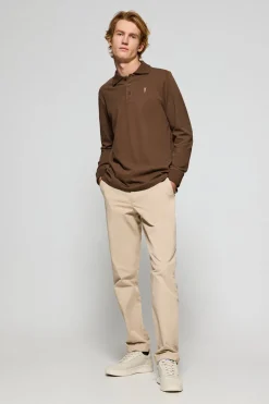 Polo de manga larga de tres botones en marrón con logo Rigby Go