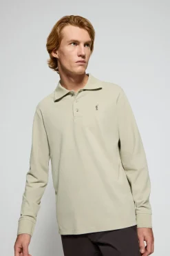 Polo de manga larga de tres botones en color piedra con logo Rigby Go