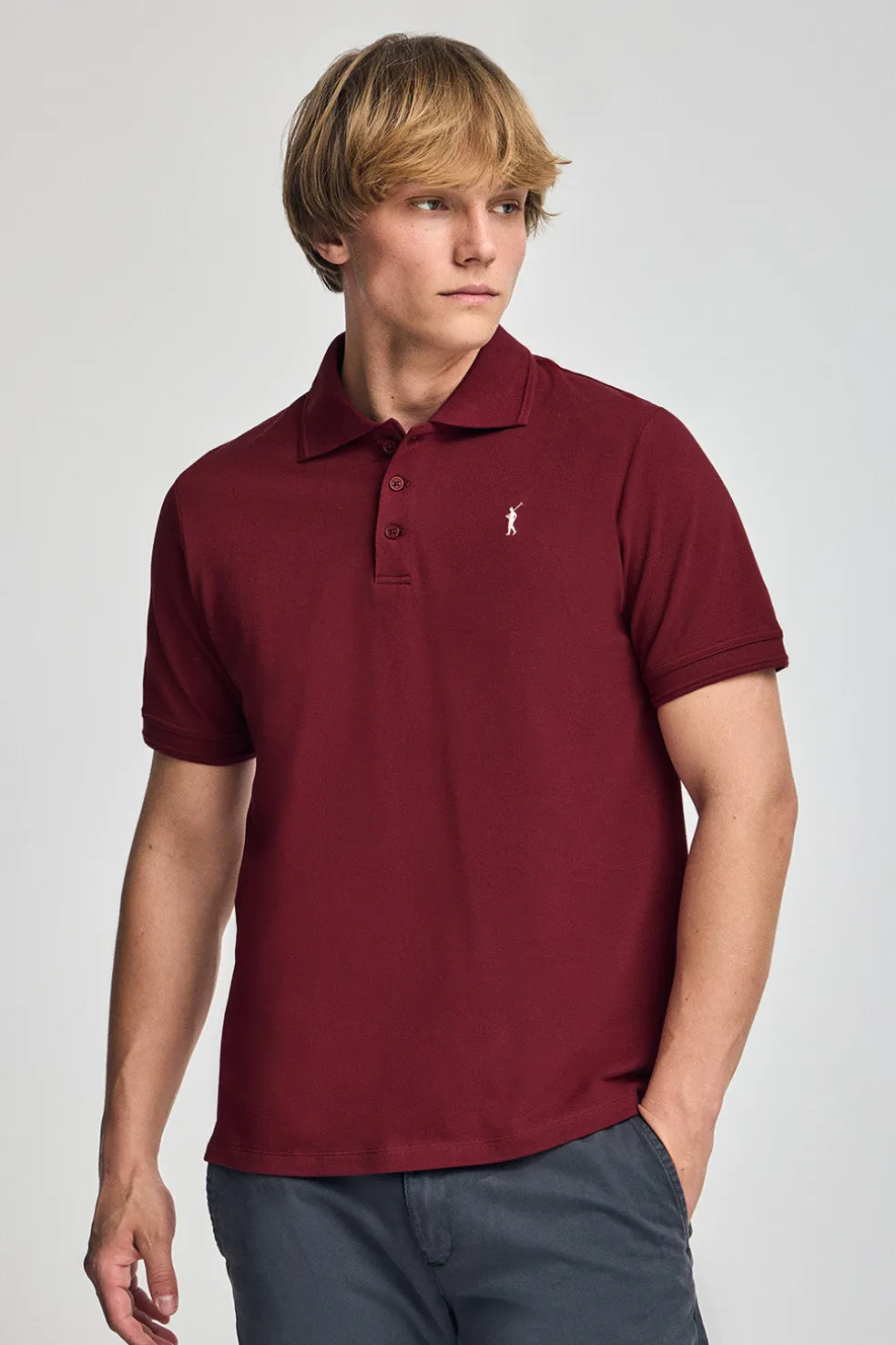 Polo granate de manga corta y tres botones con logo bordado Rigby Go