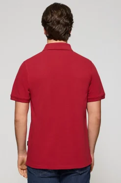 Polo Nautic rojo con detalle de parche naútico en el pecho