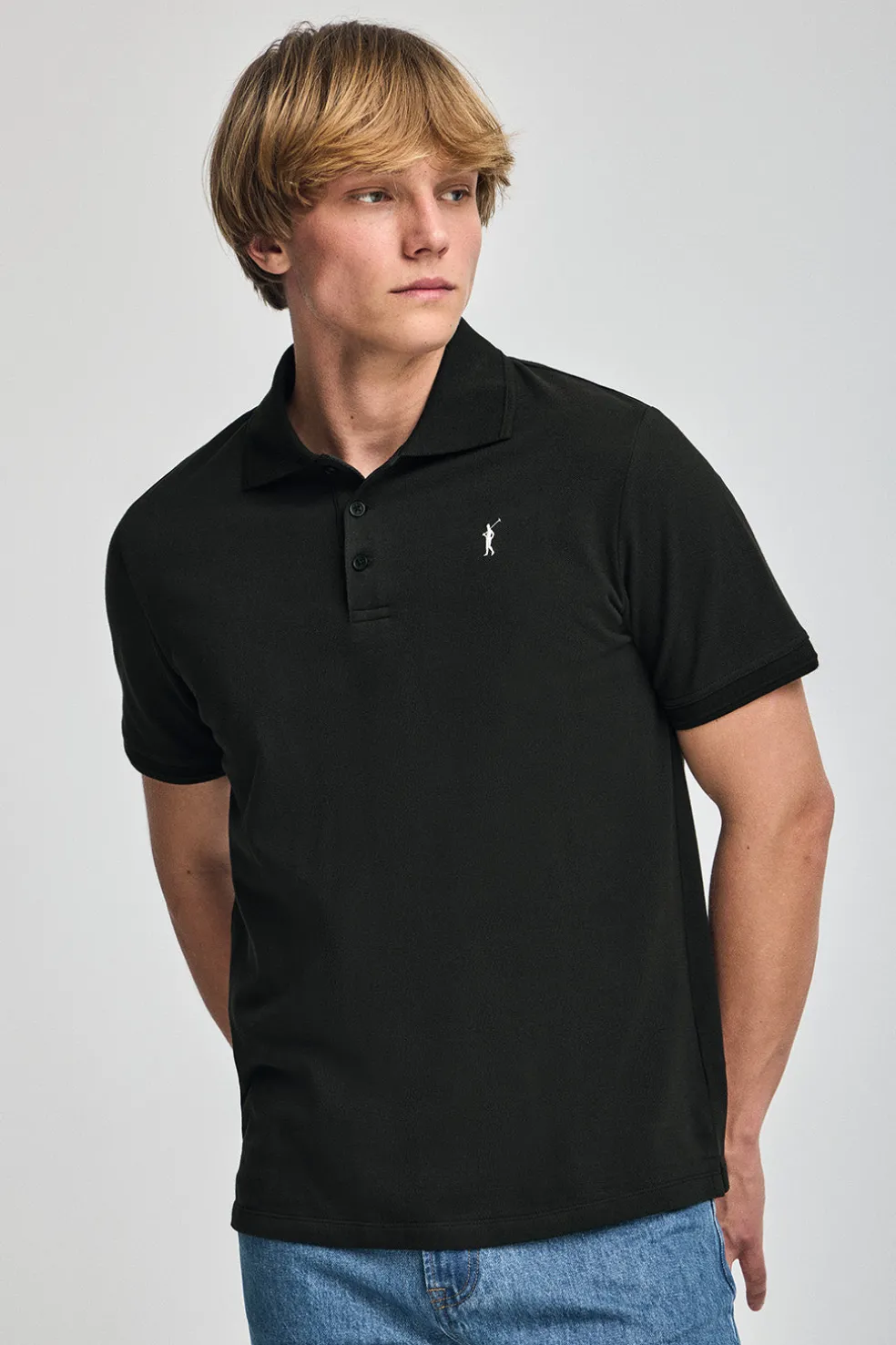 Polo negro de manga corta y tres botones con logo bordado Rigby Go