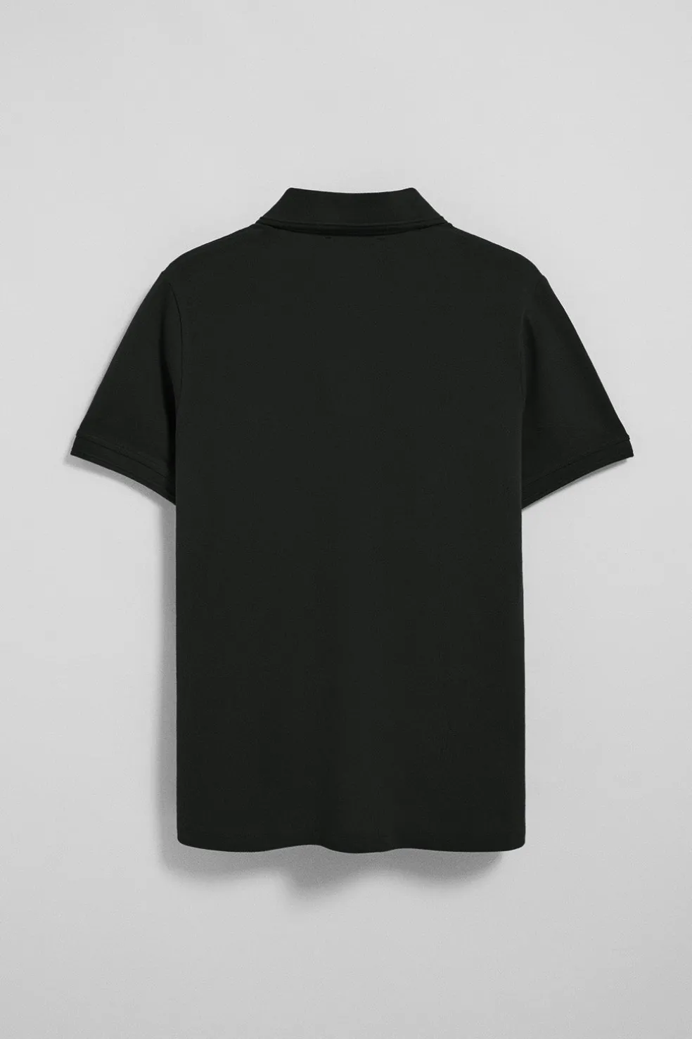 Polo negro de manga corta y tres botones con logo bordado Rigby Go