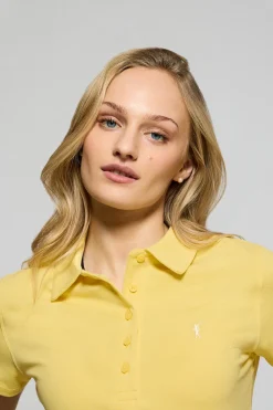 Polo Pereira amarillo suave lodo de cinco botones con bordado Rigby Go