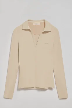 Polo Pia beige sin botones con logo Polo Club engomado