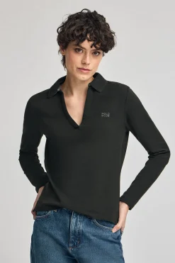 Polo Pia negro sin botones con logo Polo Club engomado
