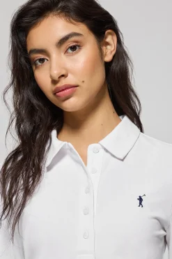 Polo Priyanka blanco de cinco botones con bordado Rigby Go