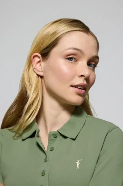 Polo Priyanka verde jade de cinco botones con bordado Rigby Go