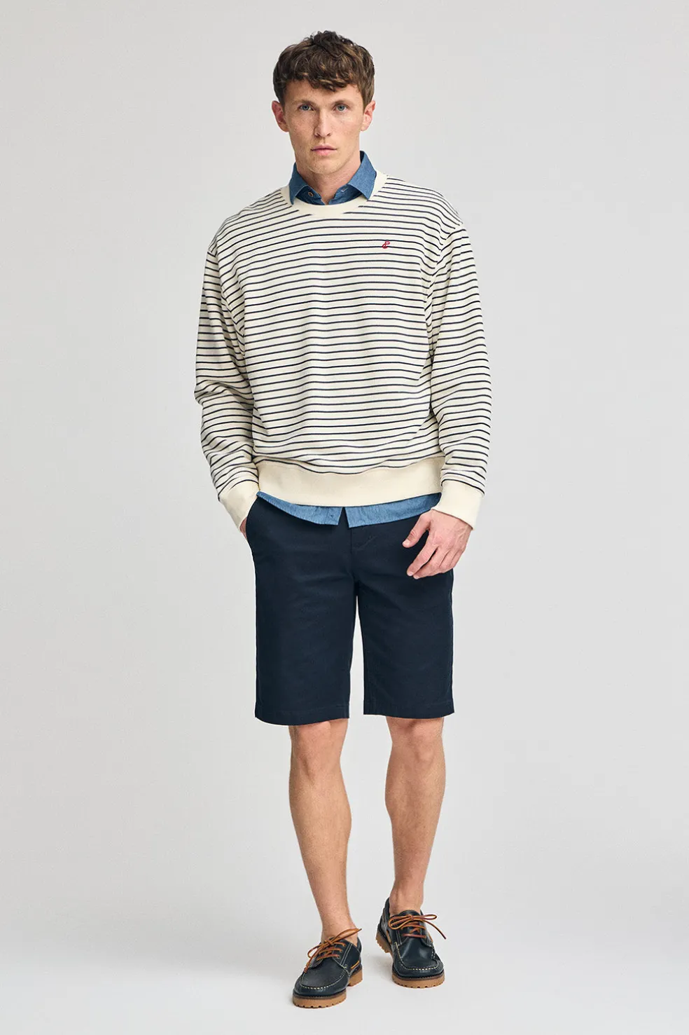 Sudadera Captain color crudo de rayas con monograma bordado