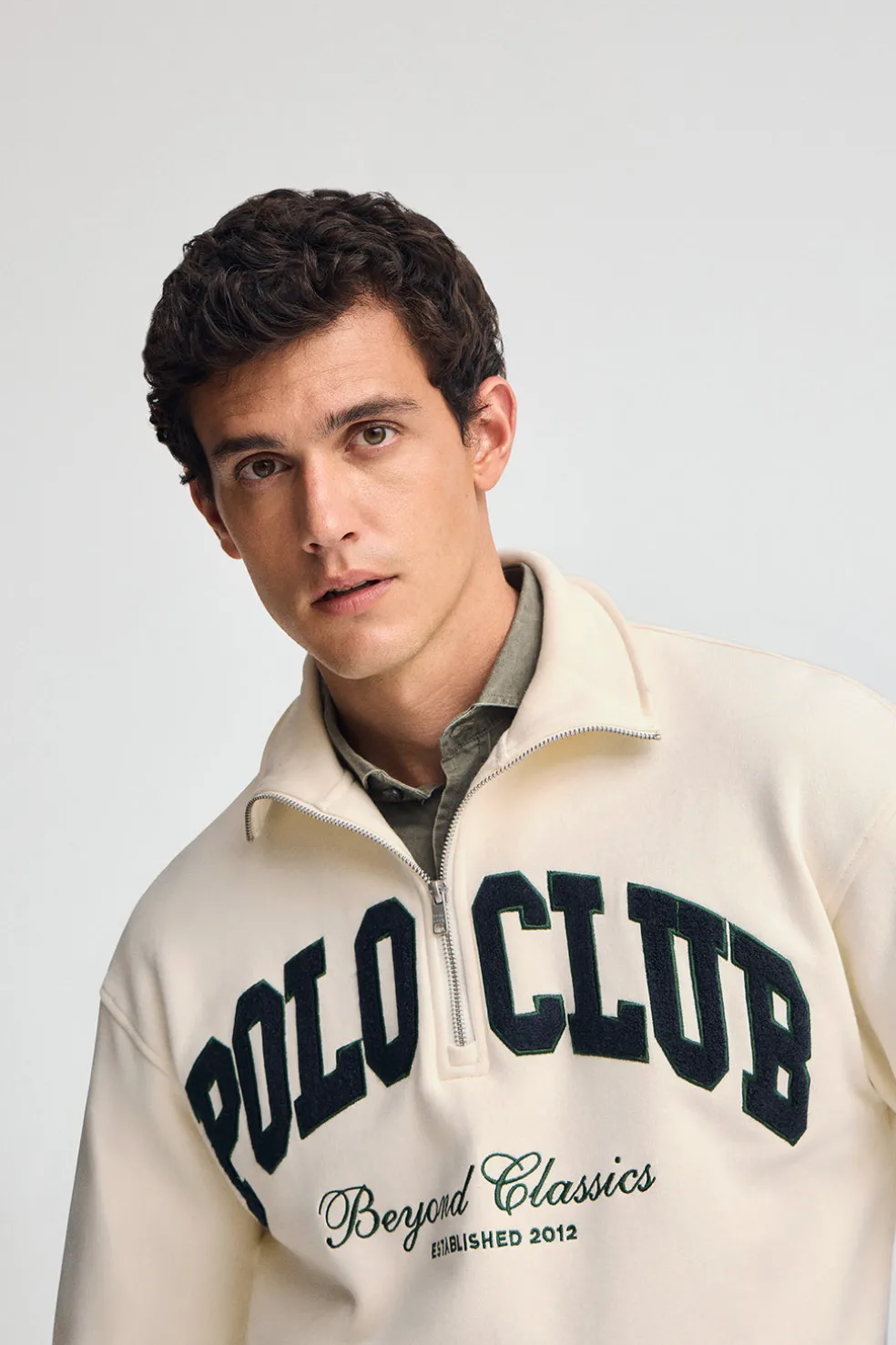 Sudadera color crudo con media cremallera y logo Established 2012 Polo Club