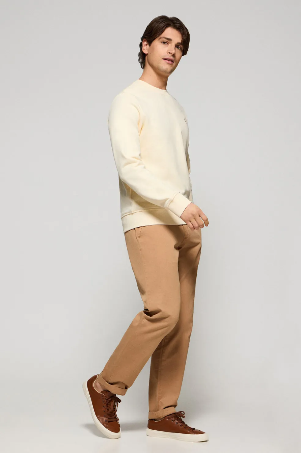 Sudadera color crudo relax de cuello redondo y bordado Rigby Go
