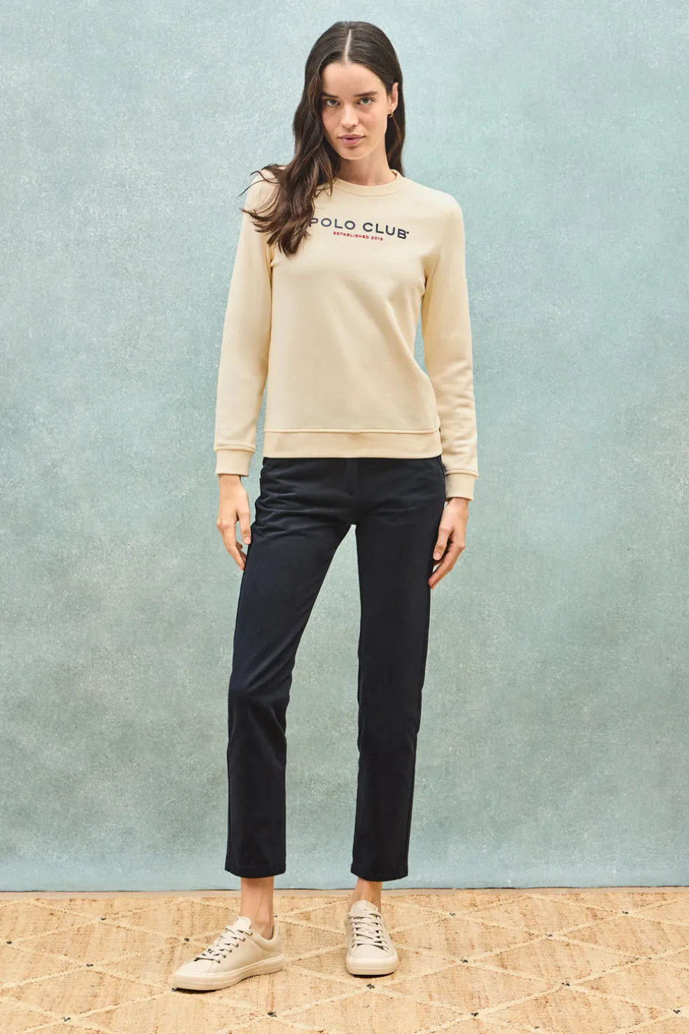 Sudadera color crudo y logo engomado Polo Club