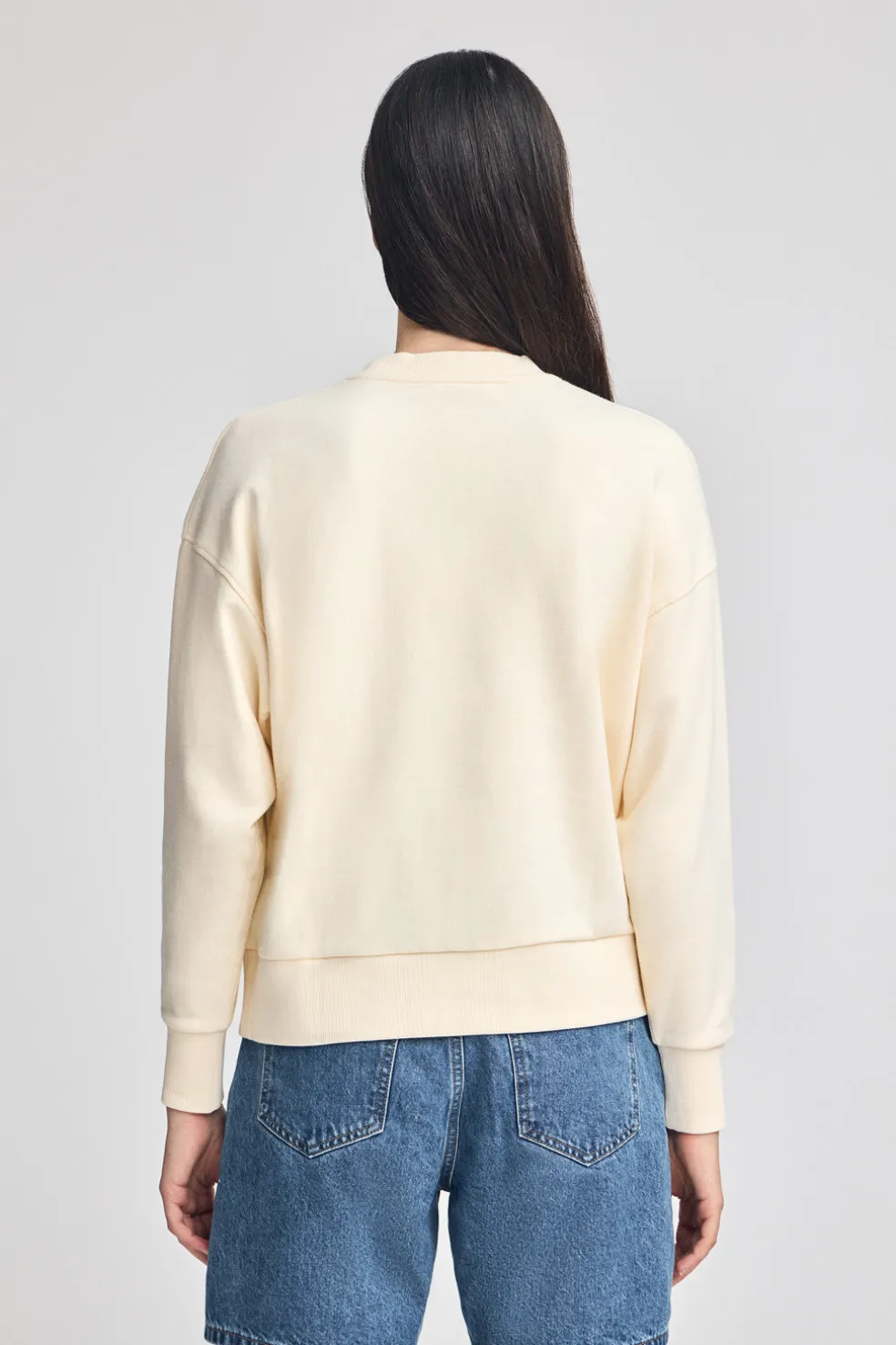 Sudadera Syren color crudo con gráfico náutico bordado