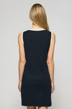 Vestido azul marino acanalado con parche náutico
