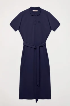 Vestido azul marino con manga dolman y bordado al tono