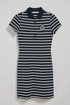 Vestido azul marino de rayas y cuello de polo con parche náutico