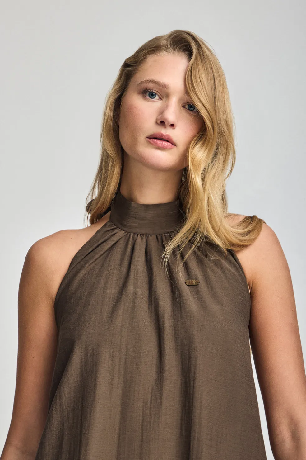 Vestido Valay color moca con detalles Polo Club