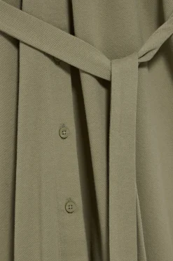 Vestido verde abotonado con bordado PC