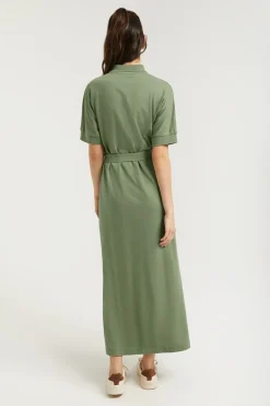 Vestido verde con manga dolman y bordado al tono